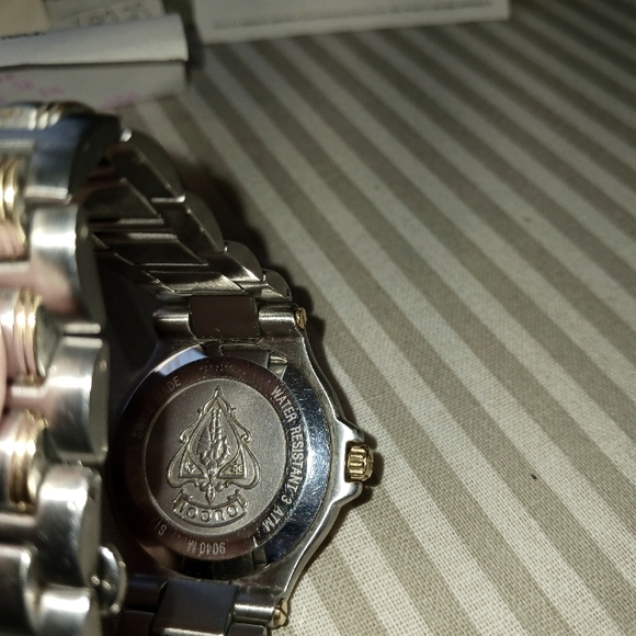 Vintage GUCCI Mens Stainless Wrist Watch in Original Box with Purchace Receipt - Picture 8 of 16